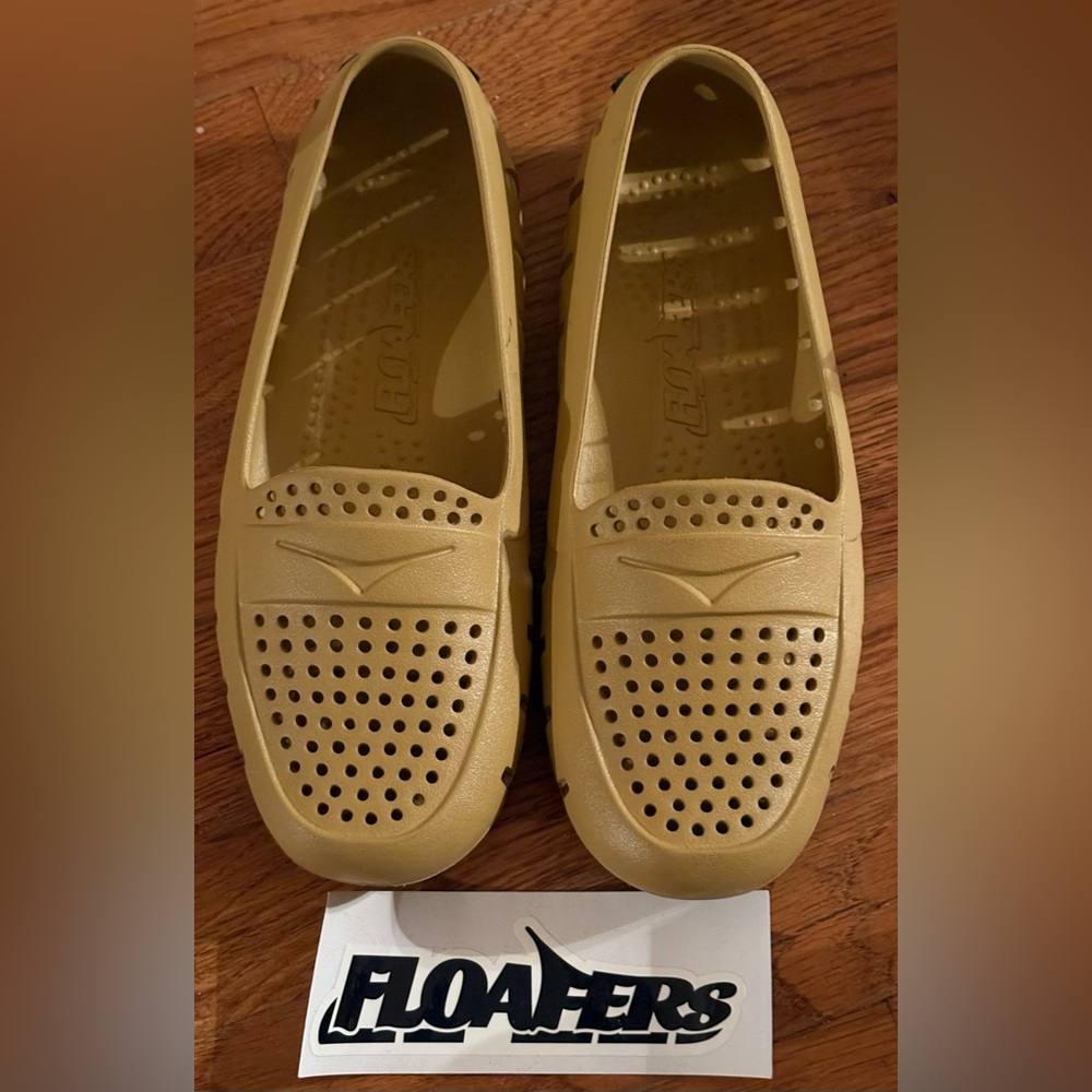 Floafers Country Club 4.0, Size 8, NWOT